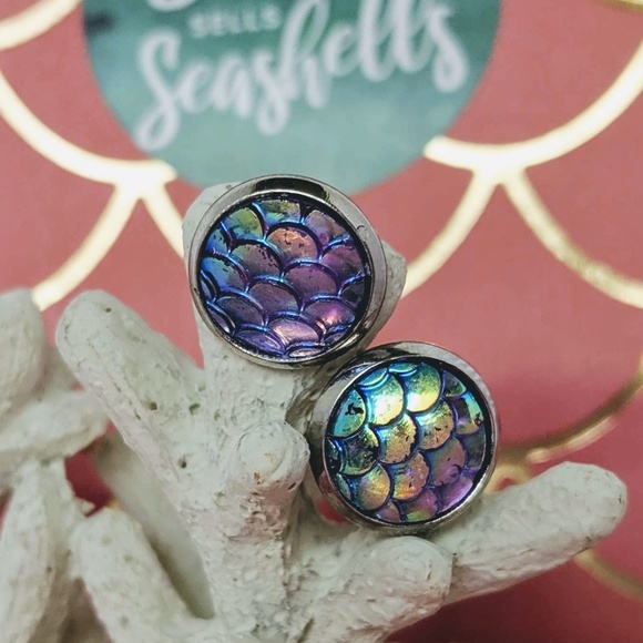 Iridescent Mermaid Scales Earrings - Picture 4 of 4